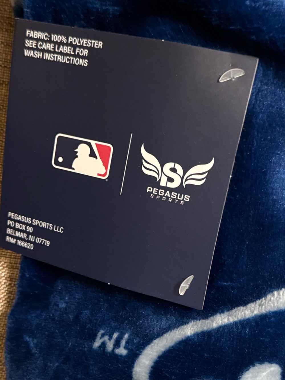 Los Angeles Dodgers Navy Plush Throw Blanket - Official Team Script - Picture 4 of 5